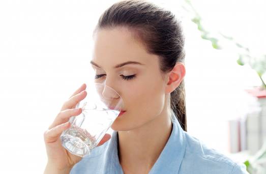 Cara Diet Tanpa Olahraga Minum Air Putih
