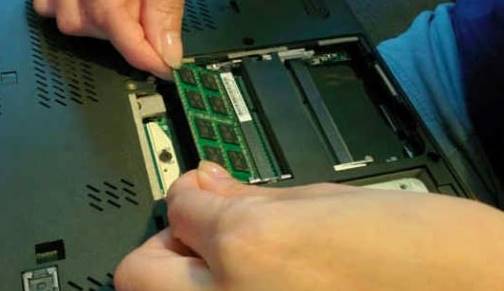 Cara Menambah RAM Laptop Buka Slot RAM Di Laptop