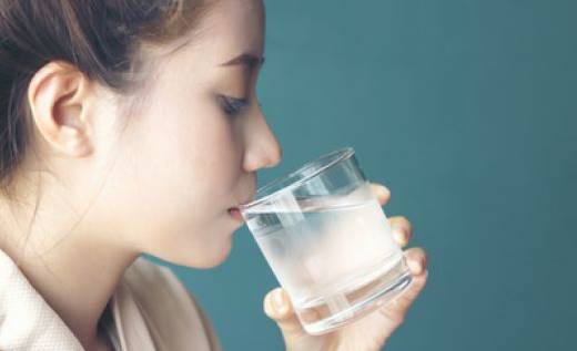 Cara Merawat Kulit Agar Putih Minum Air Yang Cukup