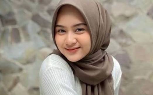 Film Video Bokeh Indonesia Jilbab Pelajar Keluar Di Dalam Museum