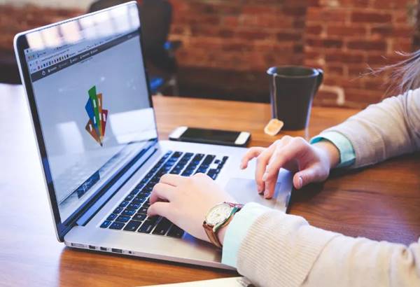 Aplikasi Pembuat Logo Gratis Terbaik Di PC