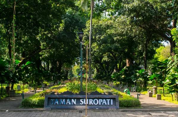 Tempat Wisata Di Jakarta Taman Suropati