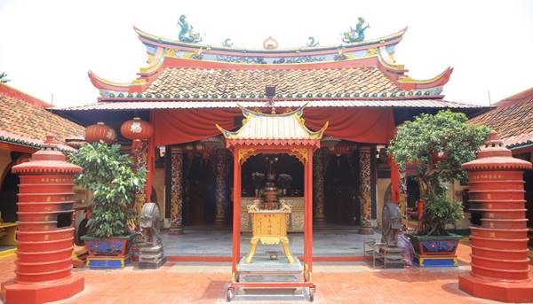 Tempat Wisata Di Tangerang Klenteng Boen Tek Bio