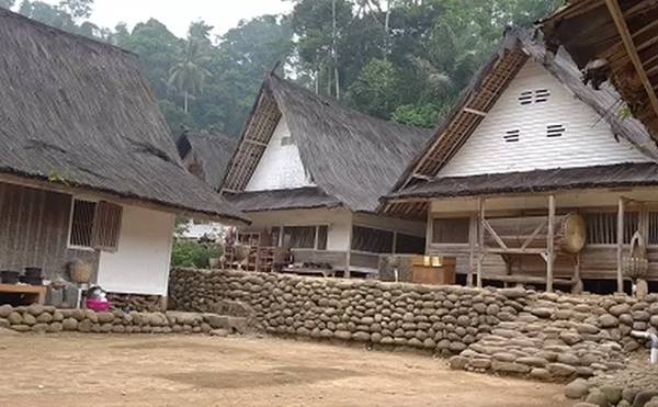 Tempat Wisata Di Tasikmalaya Kampung Naga