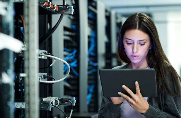 Apa Itu Admin Server Definisi, Tugas, Tanggung Jawab, Skill, Dan Info Gaji