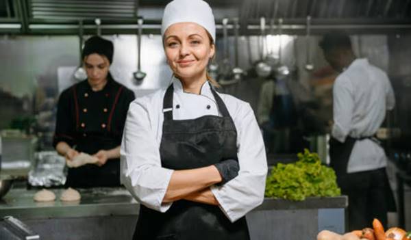 Apa Itu Commis Definisi, Tugas, Tanggung Jawab, Skill, Dan Info Gaji