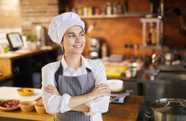 Apa Itu Cook Helper Definisi, Tugas, Tanggung Jawab, Skill, Dan Info Gaji