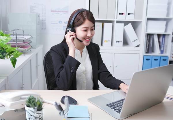 Apa Itu Customer Service Definisi, Tugas, Tanggung Jawab, Skill, Dan Info Gaji