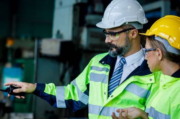 Apa Itu Field Engineer