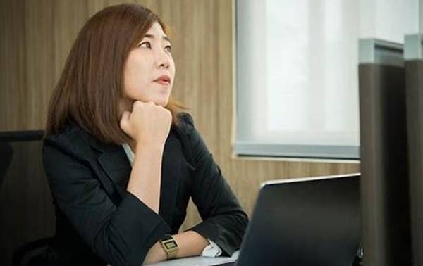 Apa Itu Financial Analyst