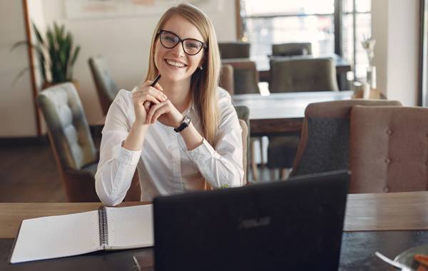 Apa Itu HR Specialist Definisi, Tugas, Tanggung Jawab, Skill, Dan Info Gaji
