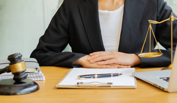 Apa Itu Legal Officer