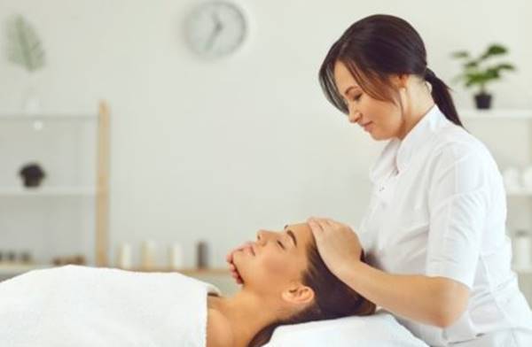 Apa Itu Massage Therapist (Terapis Pijat) Definisi, Tugas, Tanggung Jawab, Skill, Dan Info Gaji