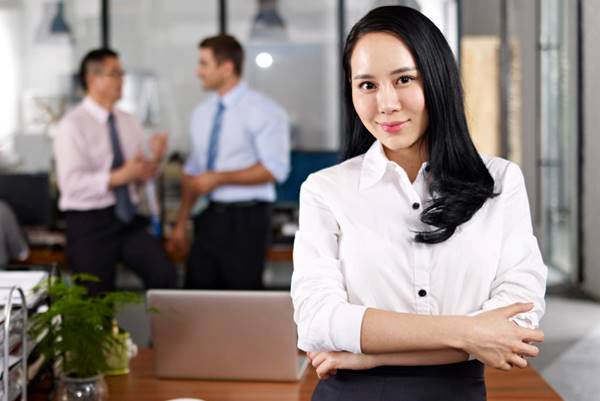 Apa Itu Promotor Definisi, Tugas, Tanggung Jawab, Skill, Dan Info Gaji