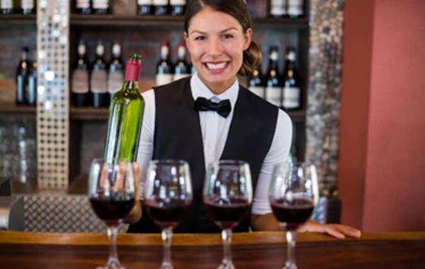 Apa Itu Sommelier