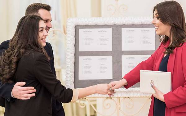 Apa Itu Wedding Organizer Definisi, Tugas, Tanggung Jawab, Skill, Dan Info Gaji