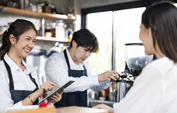 Tantangan Pekerjaan Menjadi Crew Outlet