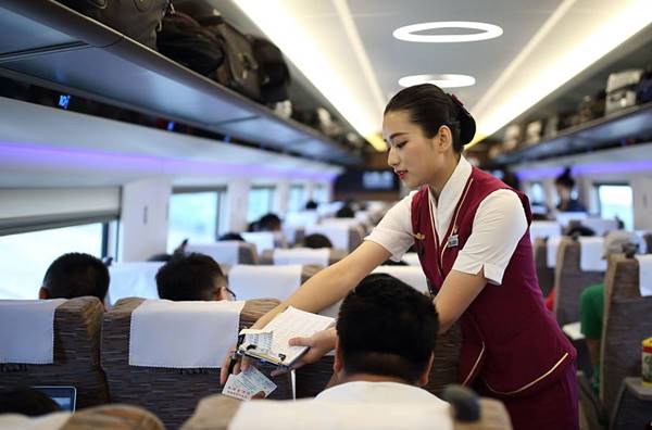 Tantangan Pekerjaan Menjadi Train Attendant