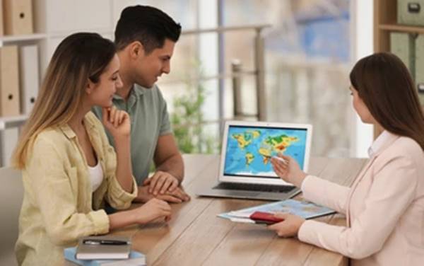 Tips Menjadi Travel Agent Yang Profesional