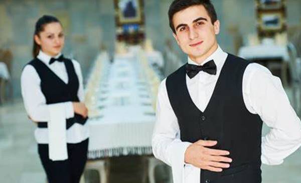 Tips Menjadi Waiter Dan Waitress Yang Profesional
