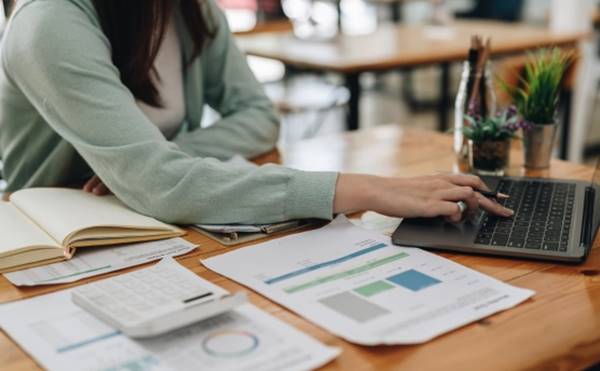 Tips Sukses Menjadi Staf Administrasi Profesional