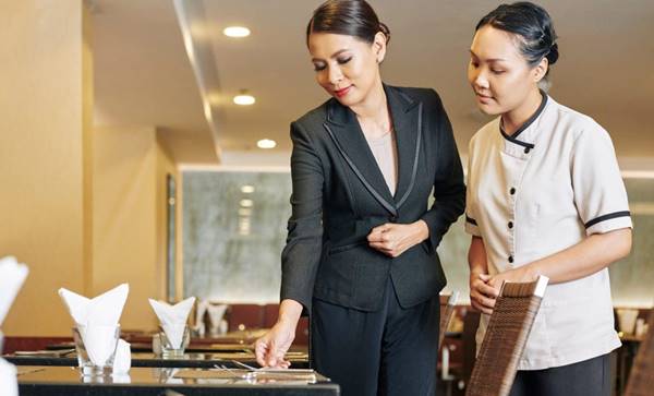 Tugas Dan Tanggung Jawab Hostess