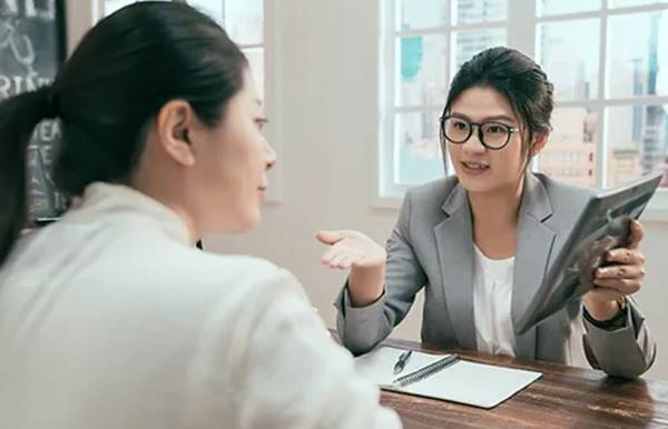Apa Itu Sales Advisor Definisi, Tugas, Tanggung Jawab, Skill, Dan Info Gaji